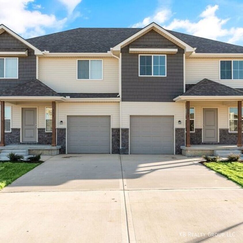 Primary Photo - Newer 3 Bed Duplex in Blue Springs; Lee’s ...