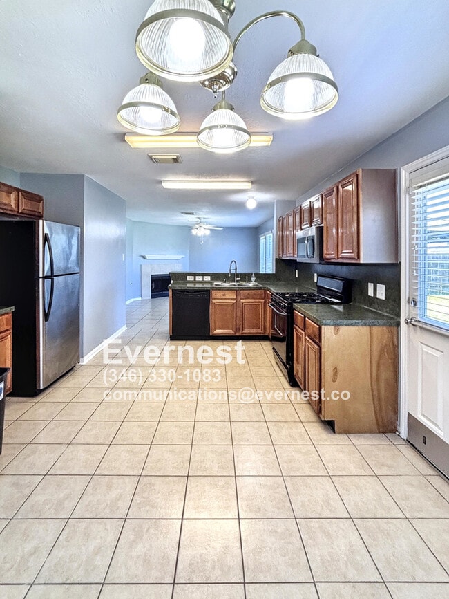 Foto del edificio - 3-Bedroom Home with Scenic Community Ameni...
