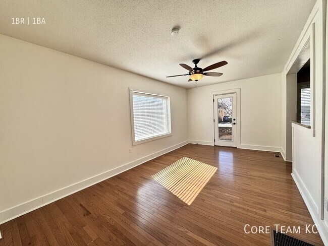 Foto del edificio - 4328 Roanoke Pkwy