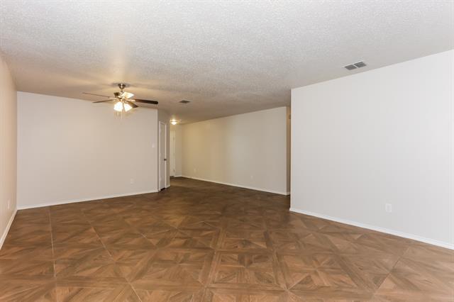 Foto del edificio - 2109 Doecrest Dr