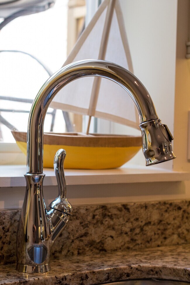 Building Photo - 1703 Pine Street