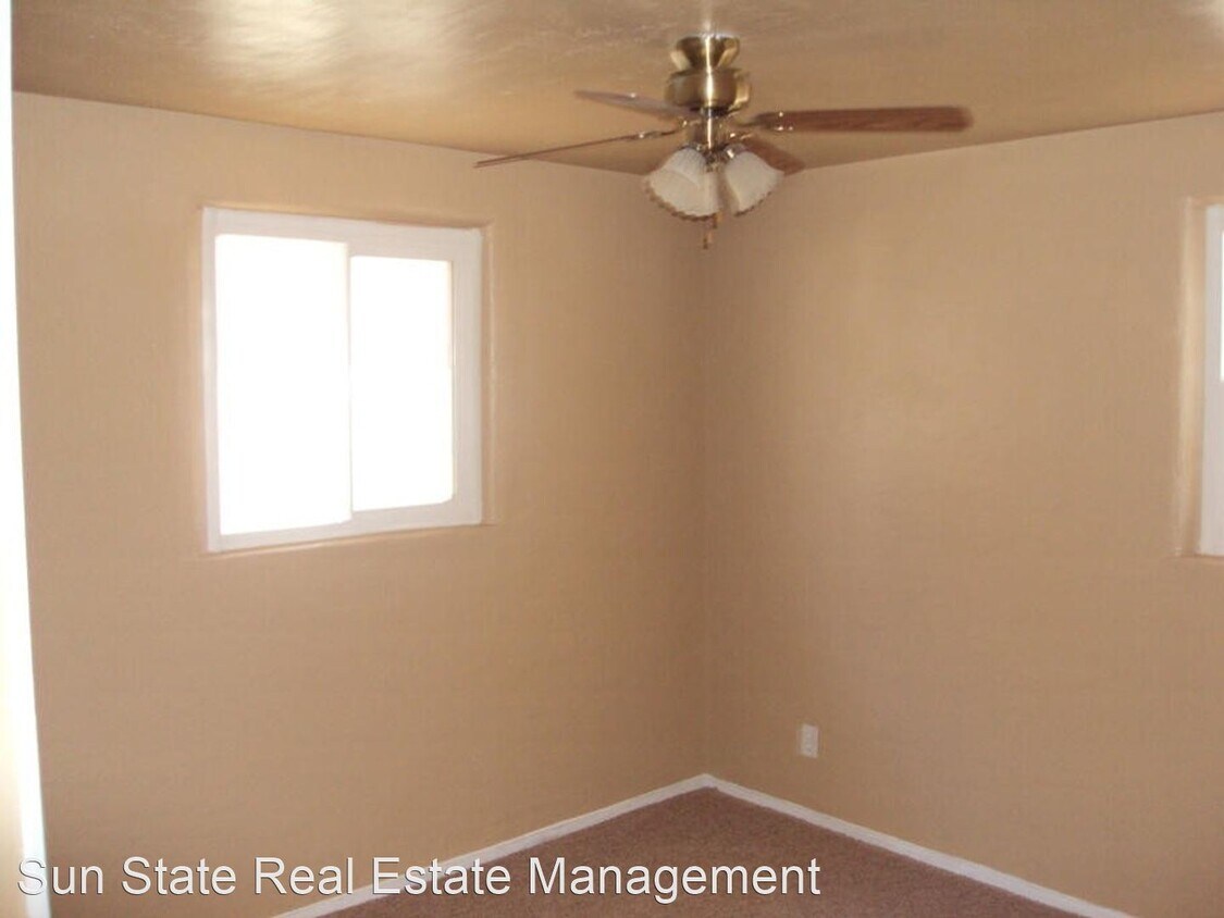 Building Photo - 3 br, 1.5 bath House - 4909 Comanche Rd NE