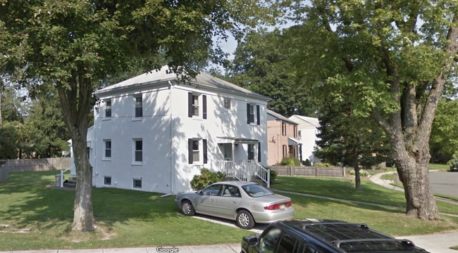 Foto del edificio - 526 Pingree Ave