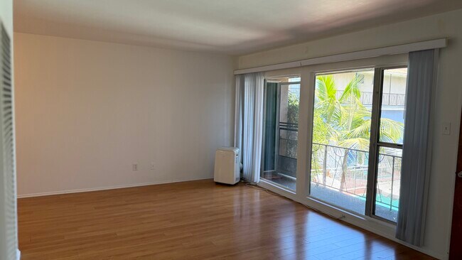 Foto del edificio - 260 S Sycamore Ave