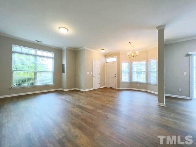 Foto del edificio - End Unit Townhome for Rent