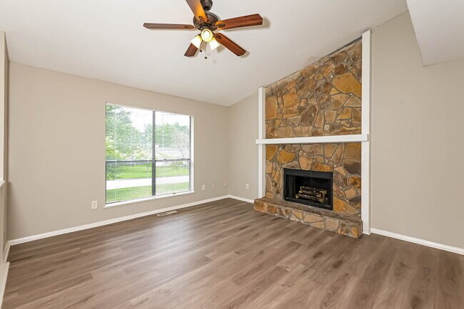 Foto del edificio - 3592 Riverchase Dr