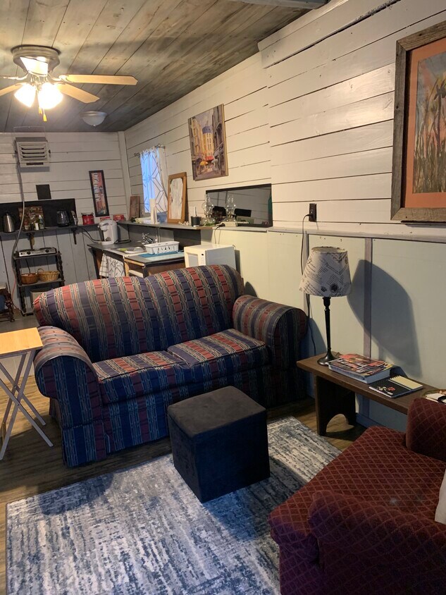 911 Grace Ave Unit Carriage House Apartment, West Plains, MO 65775