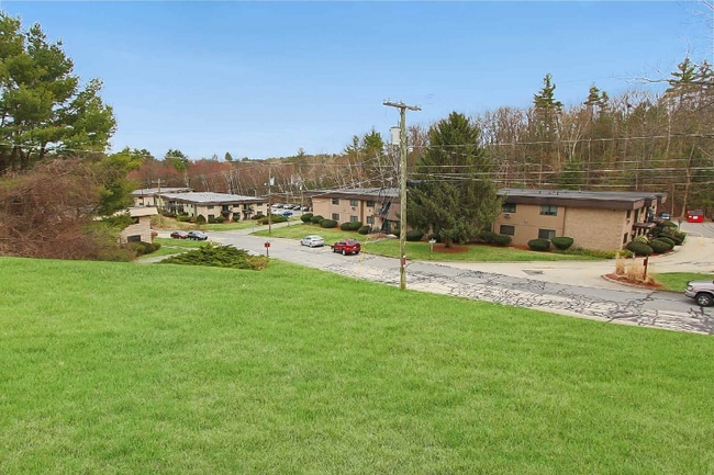 Building Photo - 2 Strawberry Bank Rd