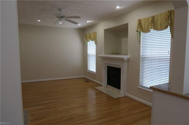 Building Photo - 512 Dunkirk Ct