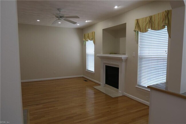 Foto del edificio - 512 Dunkirk Ct