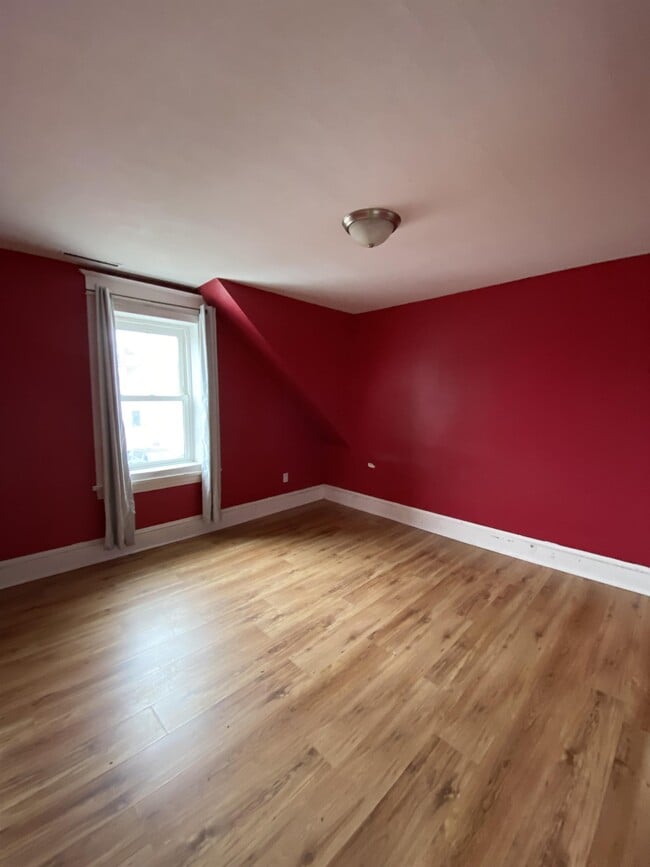 Building Photo - 381 Rue Beausejour