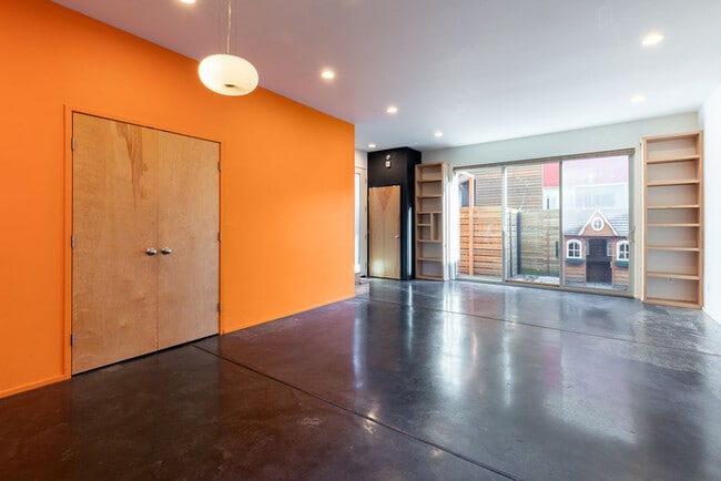 Building Photo - 3315 Wetmore Ave S