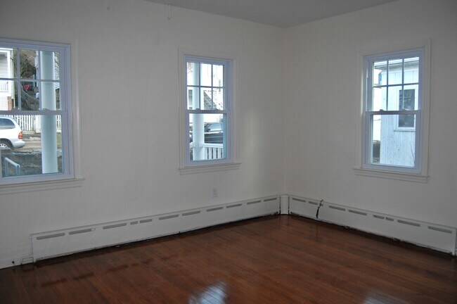 Foto del edificio - 146 N Water St