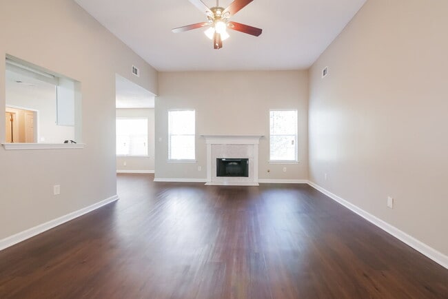 Foto del edificio - 172 Regency Park Dr