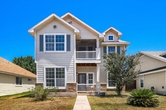 Building Photo - 5635 Midcrown Dr
