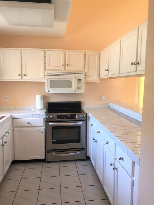 Foto del edificio - 2 Bedroom 2 Bath Town Home