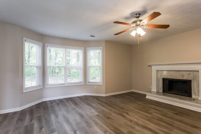 Building Photo - 2601 Branson Pl SW