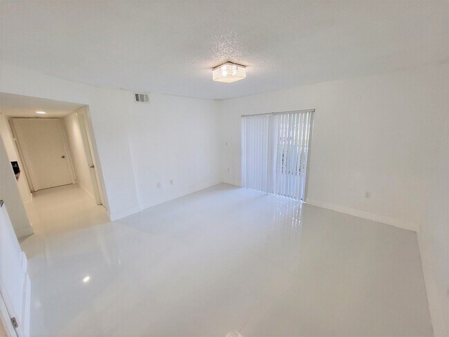 Foto del edificio - 8520 SW 212th St