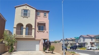 Building Photo - 10453 Mann St