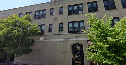 Building Photo - 2704 N Sawyer Ave