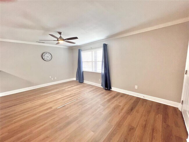 Foto del edificio - 9105 Tudor Dr