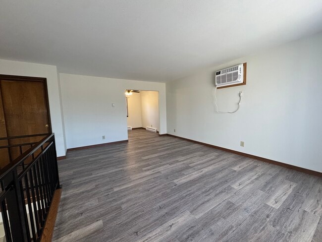 Building Photo - 3017 Pine Lodge Rd