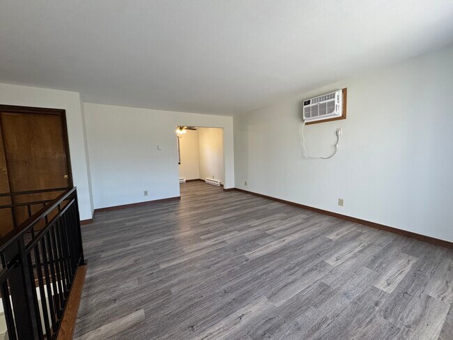 Foto del edificio - 3017 Pine Lodge Rd