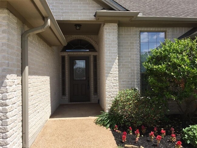 Building Photo - 304 Candle Stone Ct