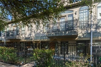 Building Photo - 1515 Paige St