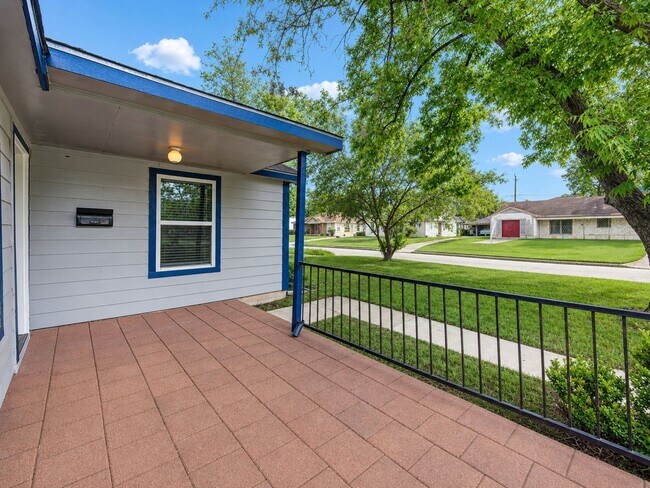 Building Photo - 4735 Marietta Ln