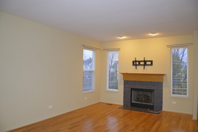 Foto del edificio - 521 Middlebury Dr