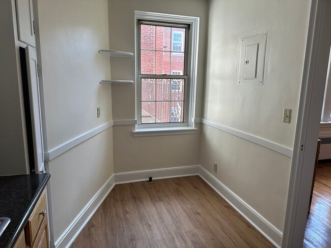 Building Photo - 7 Concord Ave