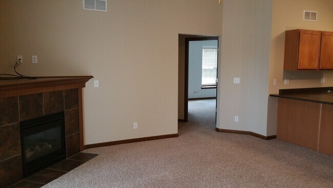 Foto del edificio - Spacious 2 Bedroom / 2 Bath Condominium in North Liberty