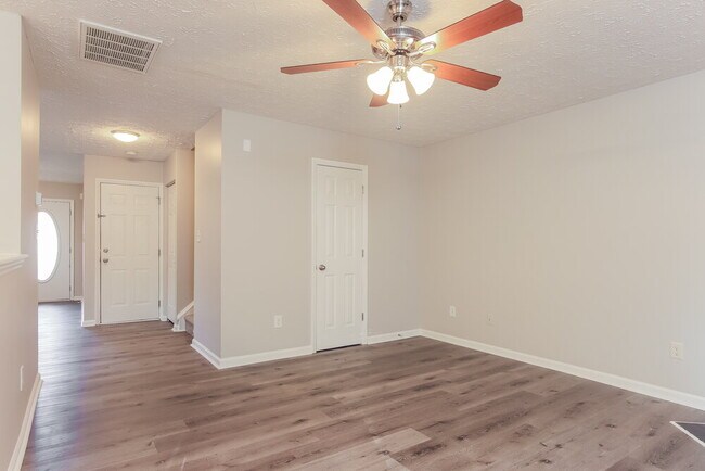 Foto del edificio - 5700 Brambleton Ave
