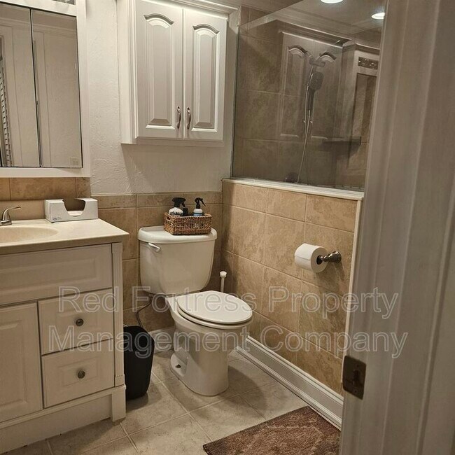 Building Photo - 12918 Meadowood Ct