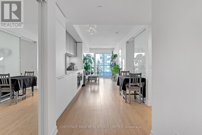 Building Photo - 85 Wood St