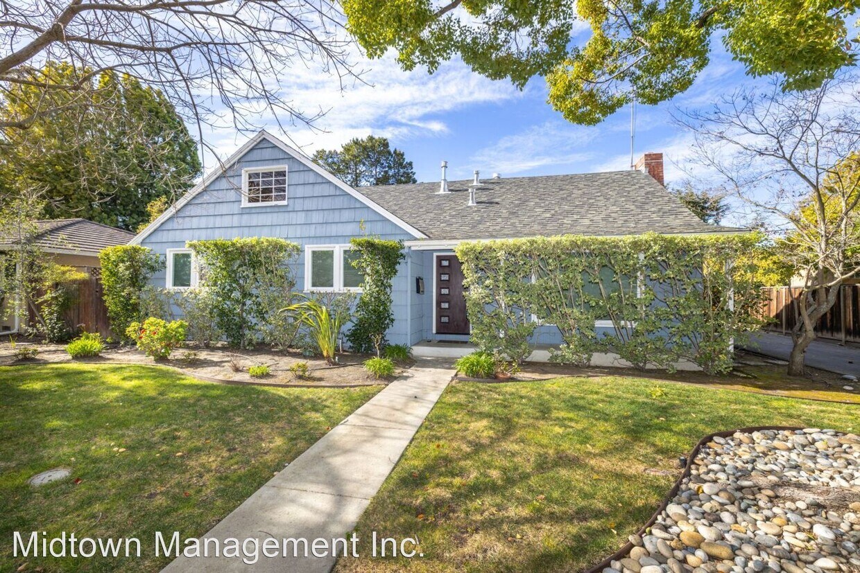 Primary Photo - 3 br, 2 bath House - 591 St. Claire Dr