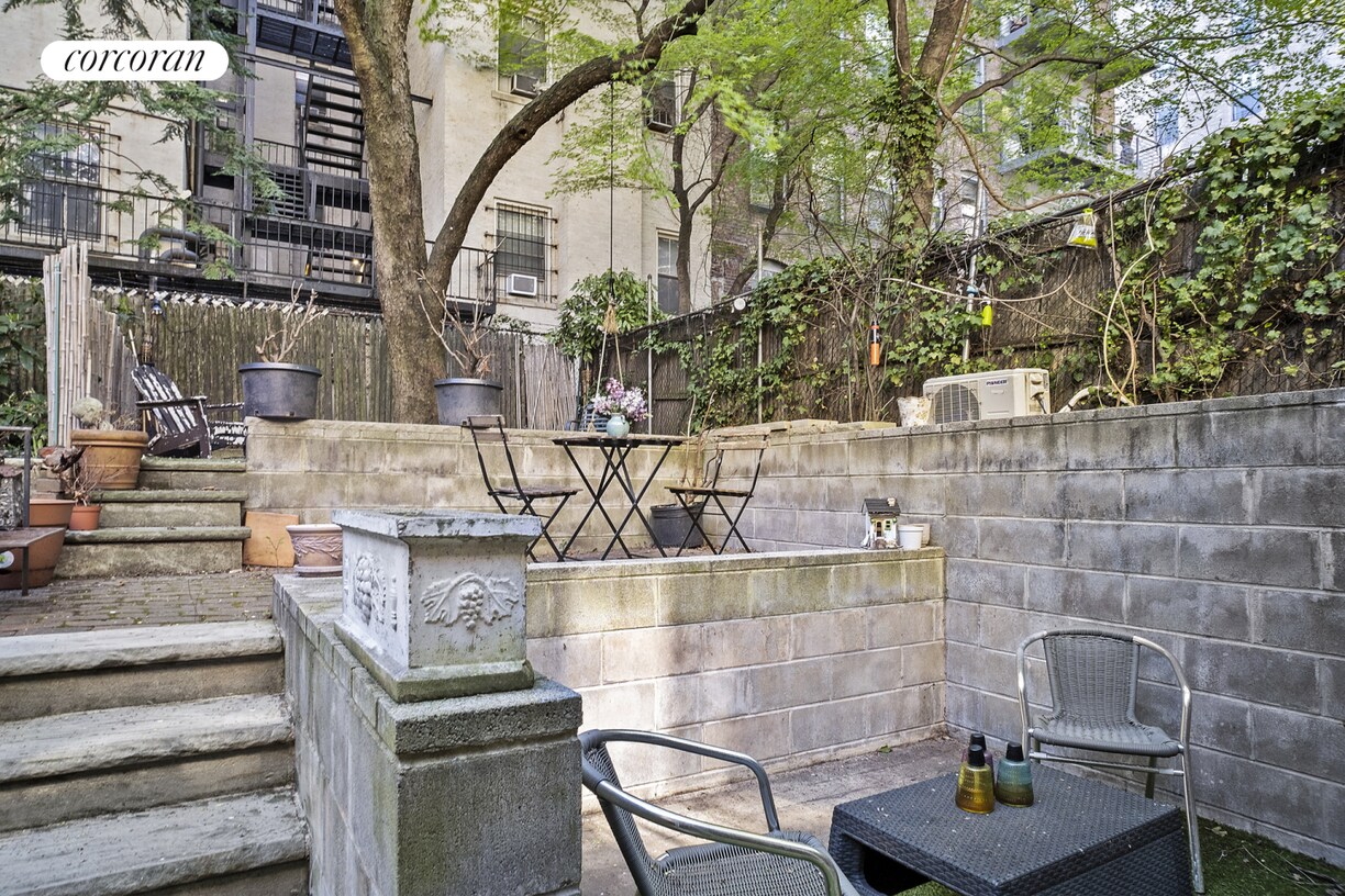 Primary Photo - 126 E 30th St