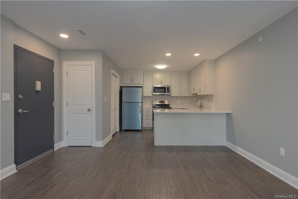 17 N William St Unit 206, Pearl River, NY 10965 Room for Rent in