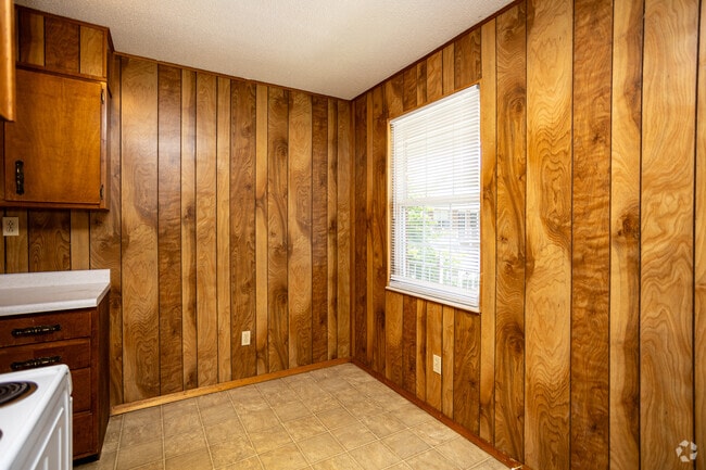 2BR, 1BA - 800SF - Dining Room - East Court Apartments
