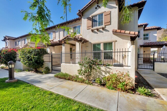 Foto del edificio - Charming Dos Vientos Townhome