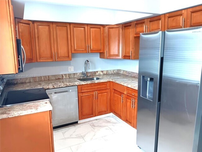 Foto del edificio - 2800 Georgia Ave