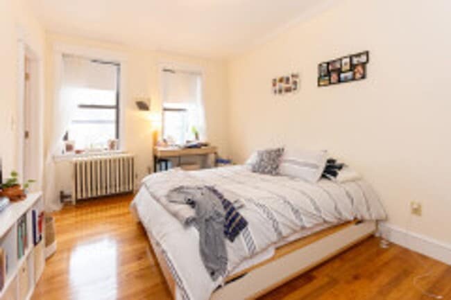 Foto del edificio - 4 bed 2 bath - Allston - 9/1   (No Broker Fee)