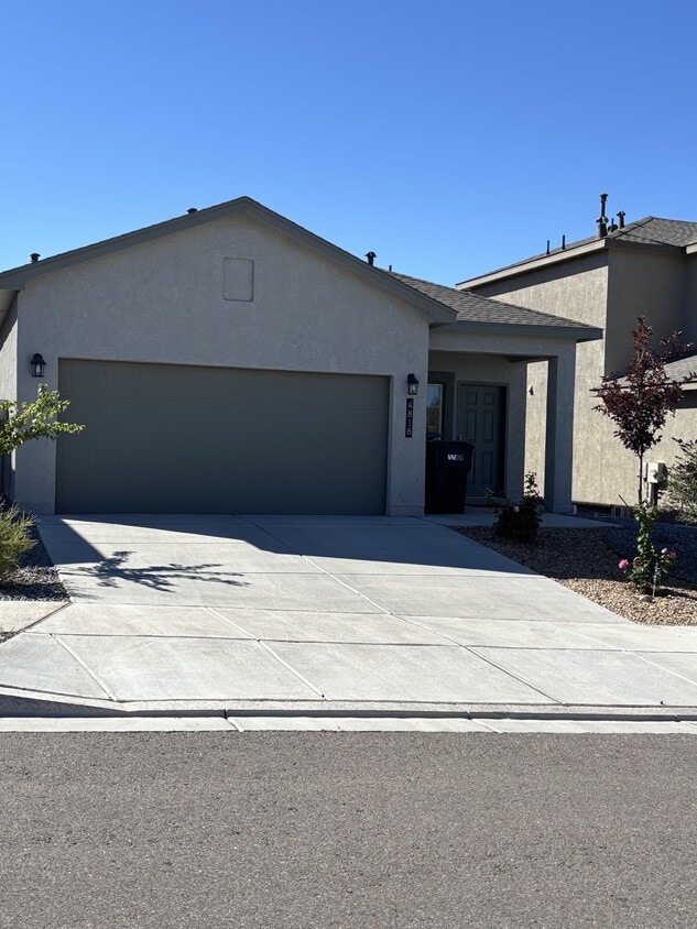 Primary Photo - 4818 Mount Salas St NE