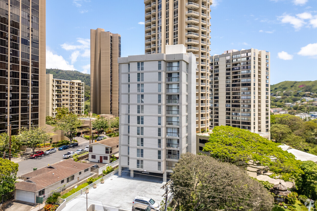 Primary Photo - Nuuanu Towers