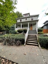 Building Photo - 2833 NE Flanders St
