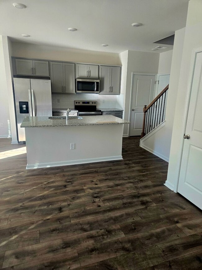 Building Photo - 7020 Eclipse Trl