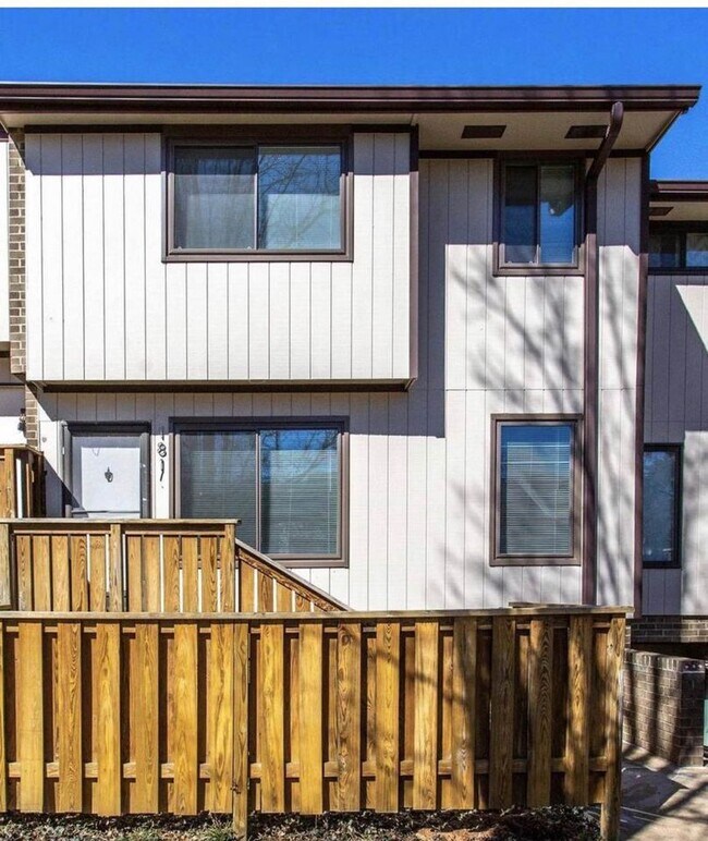 Foto del edificio - 1811 Westwind Way