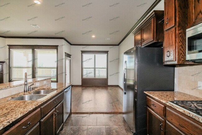 Building Photo - 1303 Luke Ln