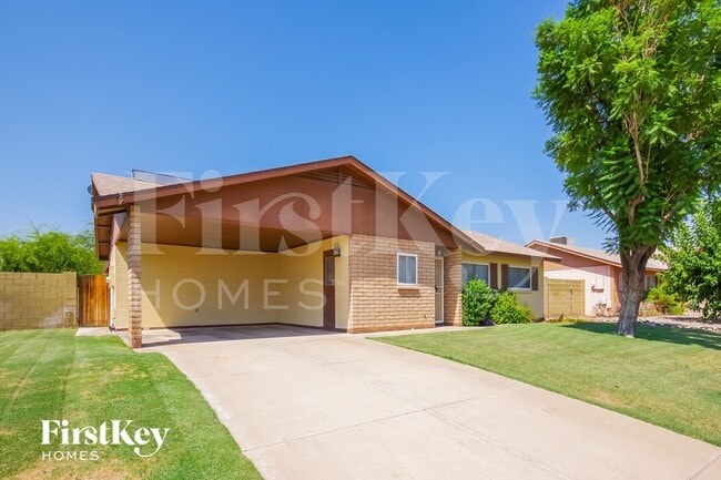 Foto del edificio - 4710 W Paradise Ln